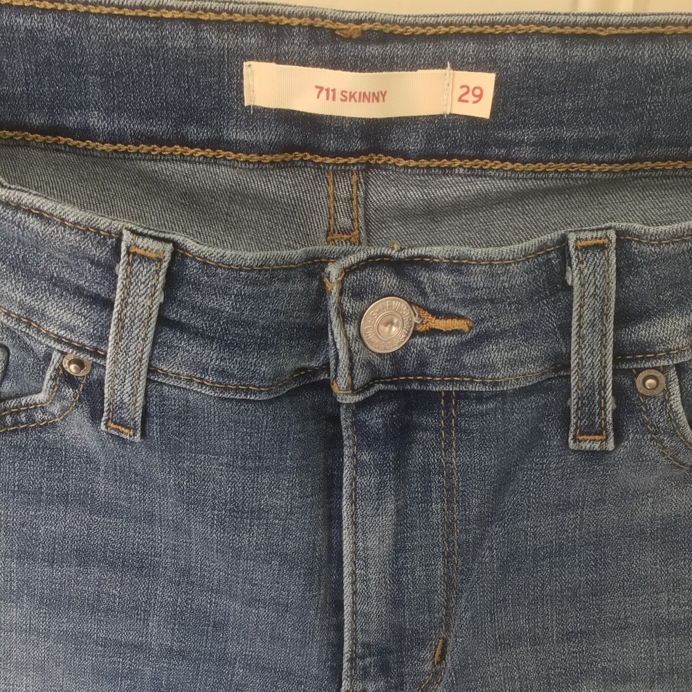 Levi’s 711 Skinny Jeans Medium Wash Blue Women’s Size 29 Ankle, New